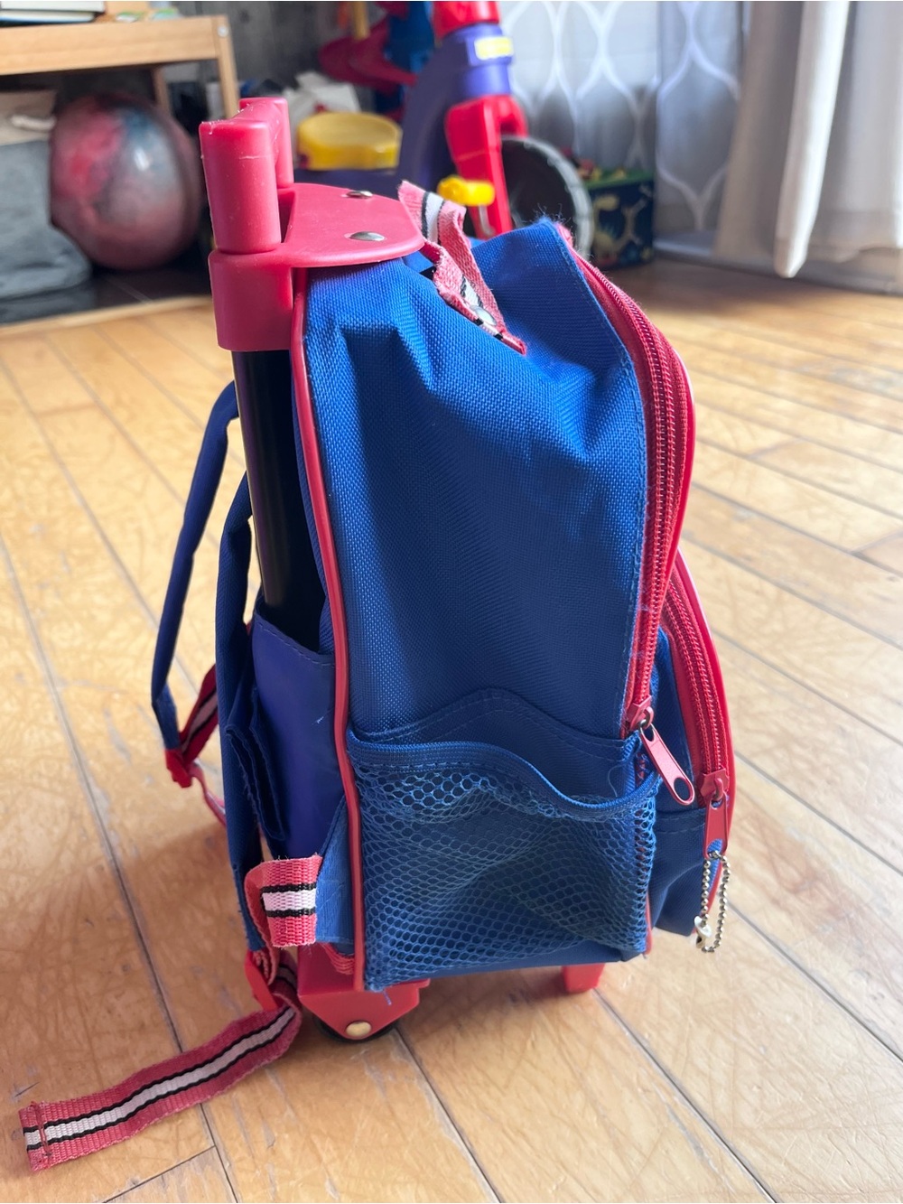 Disney Pixar Vintage Small FINDING NEMO Rolling Backpack - Picture 4 of 12